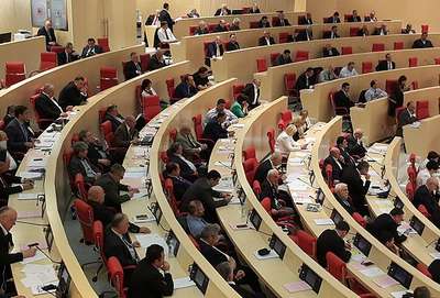 Gürcistan'da yeni hükümet güvenoyu aldı