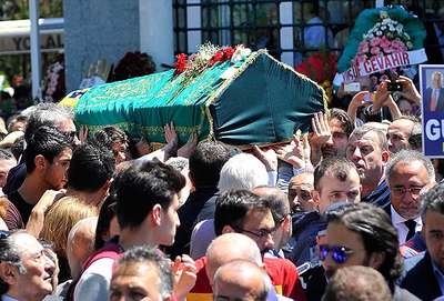 Zeki Alasya son yolculuğuna uğurlandı