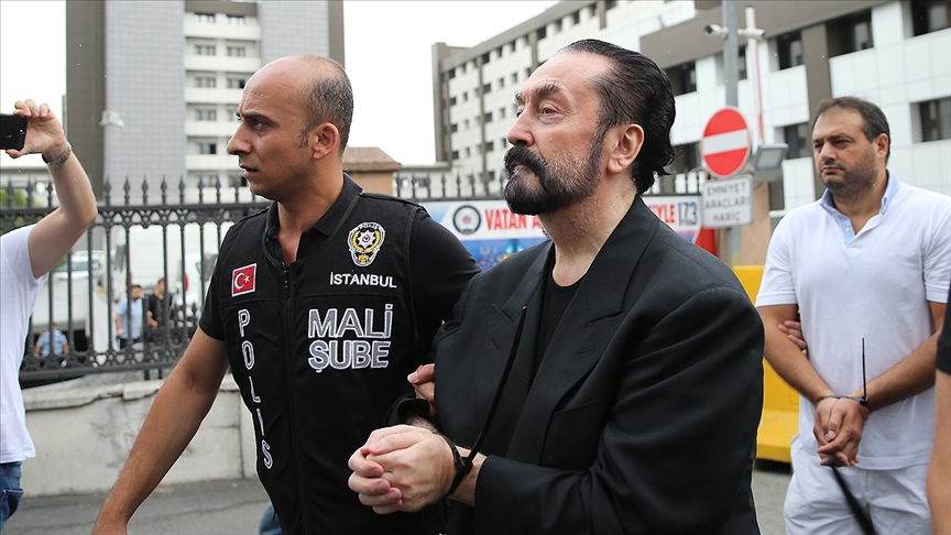 Adnan Oktar'a 1075 yıl hapis cezası!