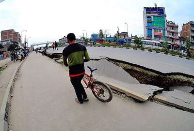 Nepal'de yine çok şiddetli deprem