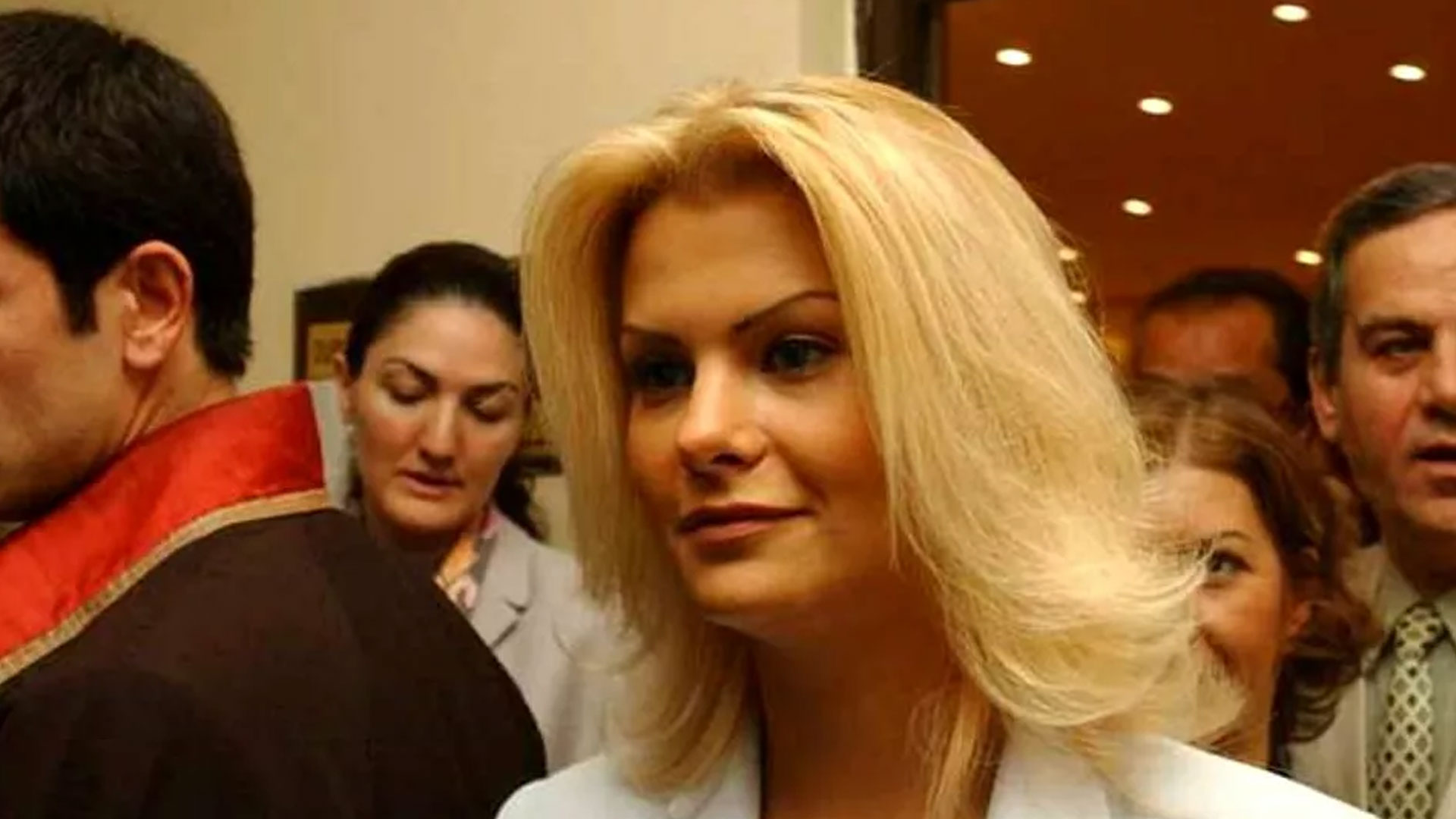 Eski manken Ebru Şimşek: Adnan Oktar'la mücadele ettiğim dönem bir tek Kemal Sunal bana sahip çıktı