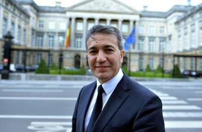 Türk kökenli başkana 'isyana teşvik' davası