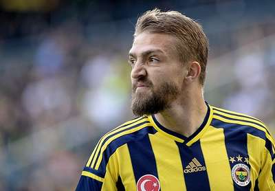 Fenerbahçeli Caner ameliyat oldu