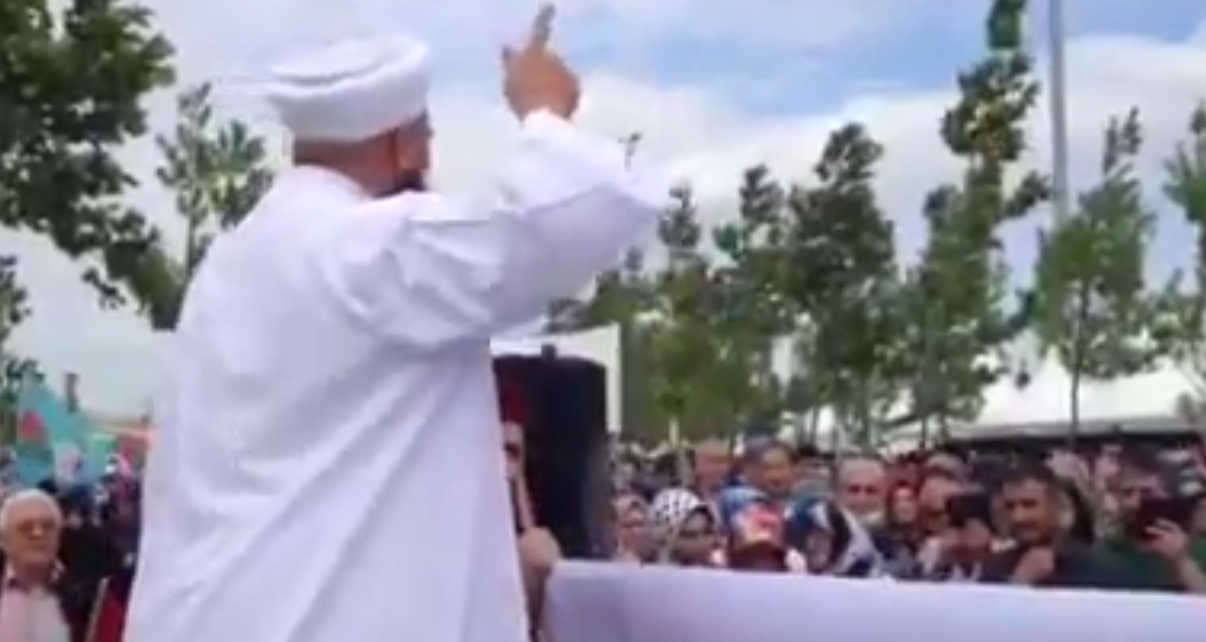 'Davutoğlu'na başbakanlık Hz. Muhammed tarafından verildi'