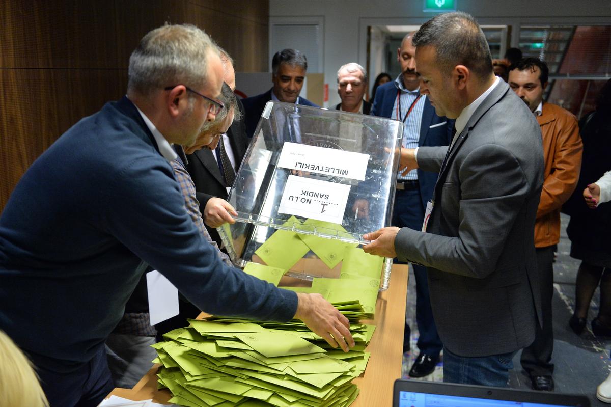 'Seçmenin yüzde 35'i oy kullandı'
