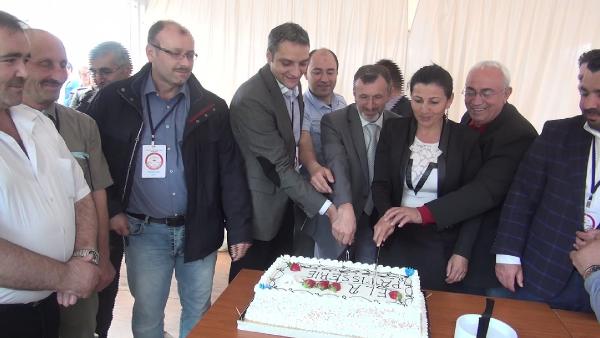 Sandıklar kapandı, pastalar kesildi