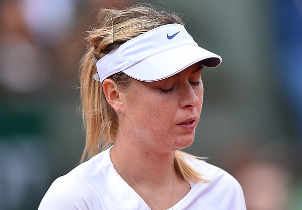 Son şampiyon Sharapova elendi