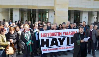 Avukatlardan İç Güvenlik Paketi protestosu