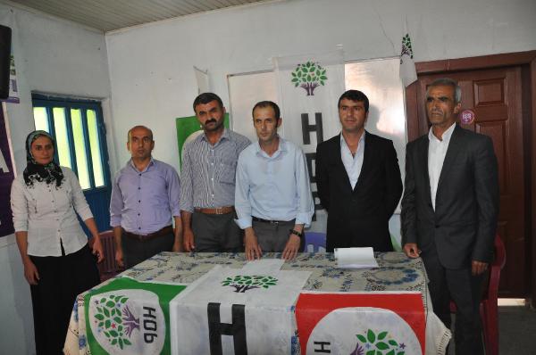 Ak Parti'den istifa eden 9 kişi HDP'ye geçti