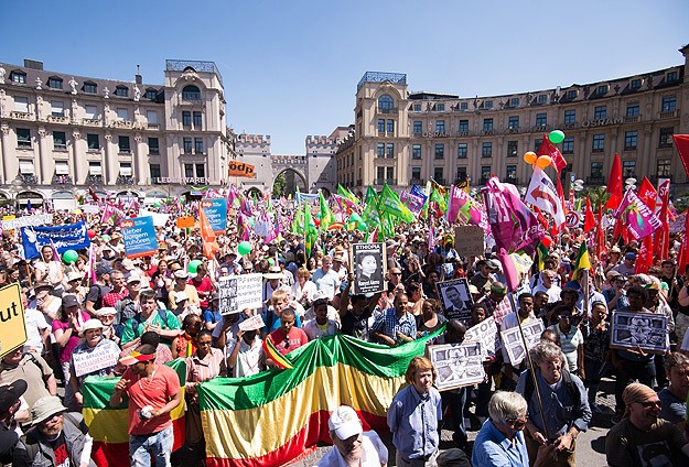 G-7 Liderler Zirvesi protesto edildi
