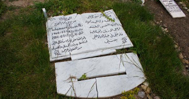 Müslüman mezarlığına saldırı