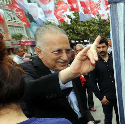 MHP'nin adayı İhsanoğlu