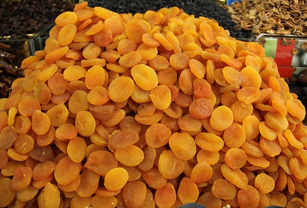 Kayısı iftar sofralarının baş tacı