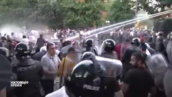 'Ermenistan'da gerilim sürecek'