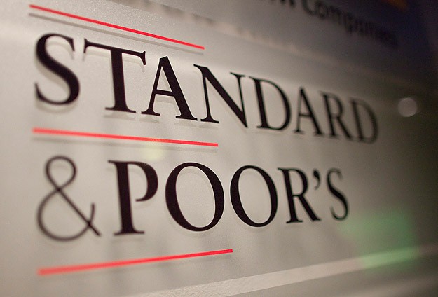 Yunanistan'a bir darbe de S&P'den