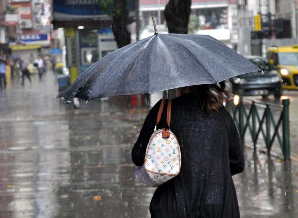 Almanya’da şimdi de dolu ve fırtına