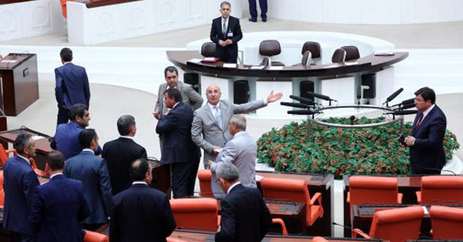 'Meclis'i çiftliğe çevirdiler'