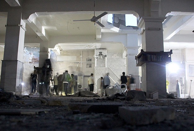 Camiye 'varil bombalı' saldırı: 15 ölü