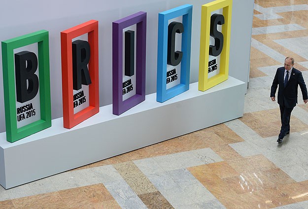 BRICS Bankası ilk kredisini veriyor