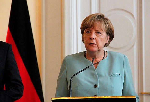 Merkel'den Bosna'ya AB sinyali