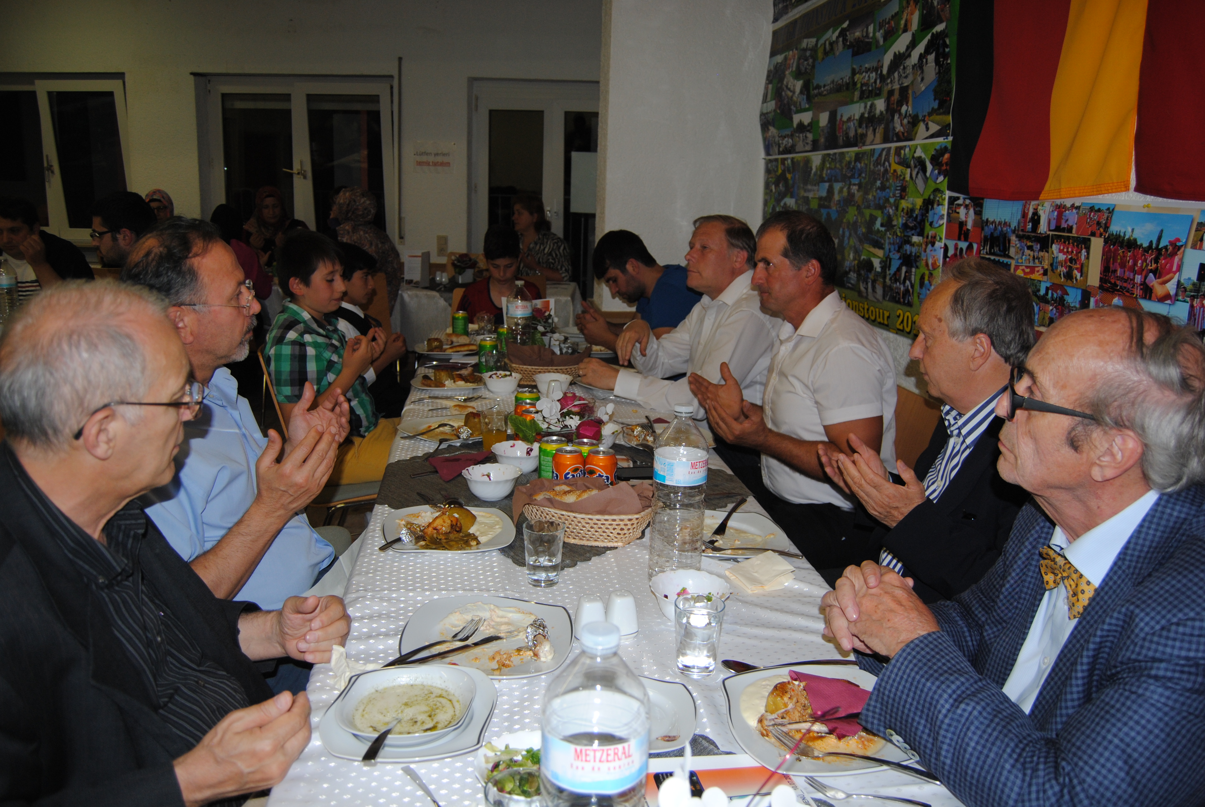 Oruç, sabrı ve tahammülü öğretir