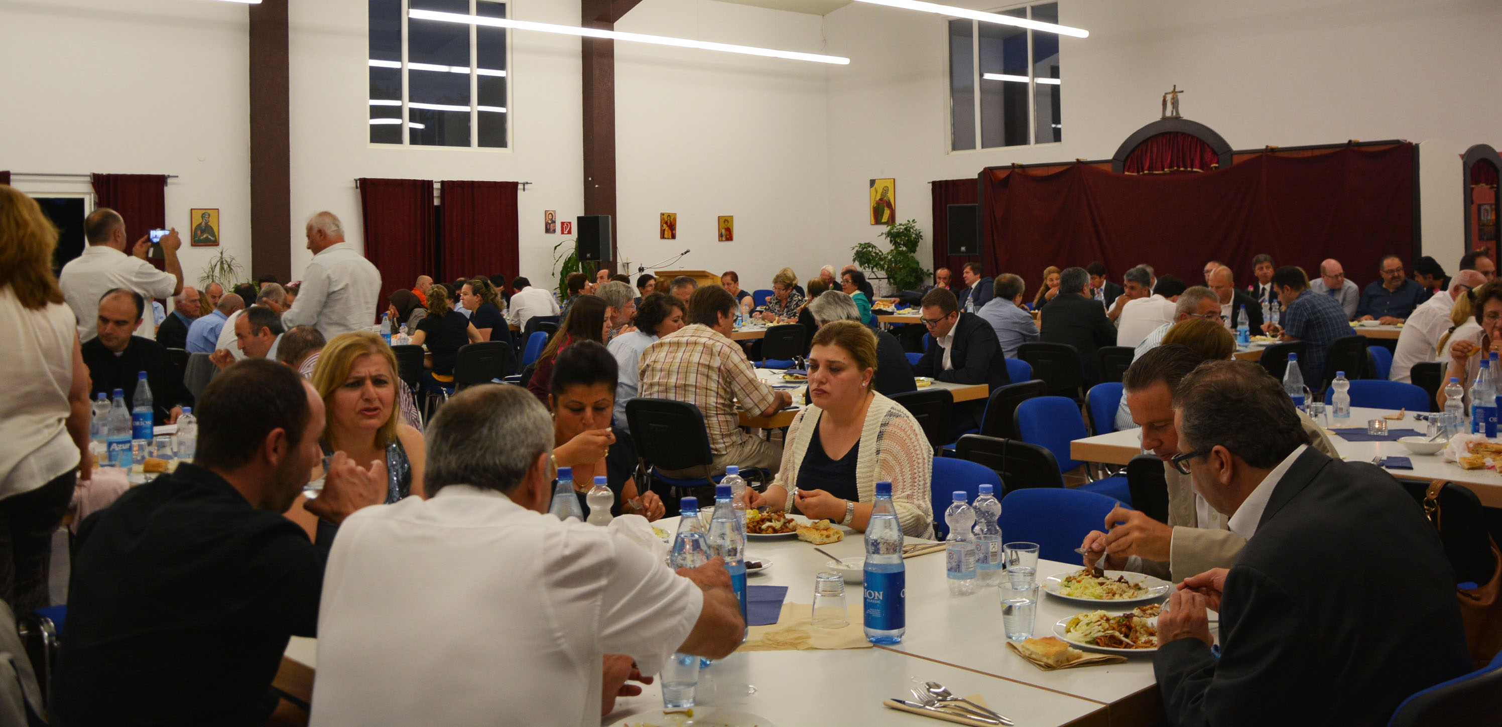 Türkiye kökenli Hristiyanlardan kilisede iftar