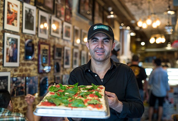 Evsizdi pizza imparatoru oldu