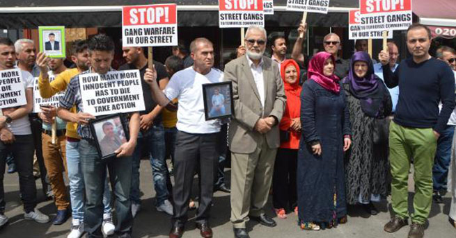 Londra’da çetelere karşı protesto gösterisi