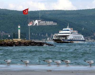 Çanakkale'de deniz ulaşımına poyraz engeli