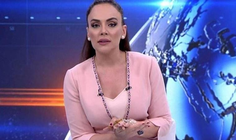 Buket Aydın da sütyensiz hırka modasına uydu