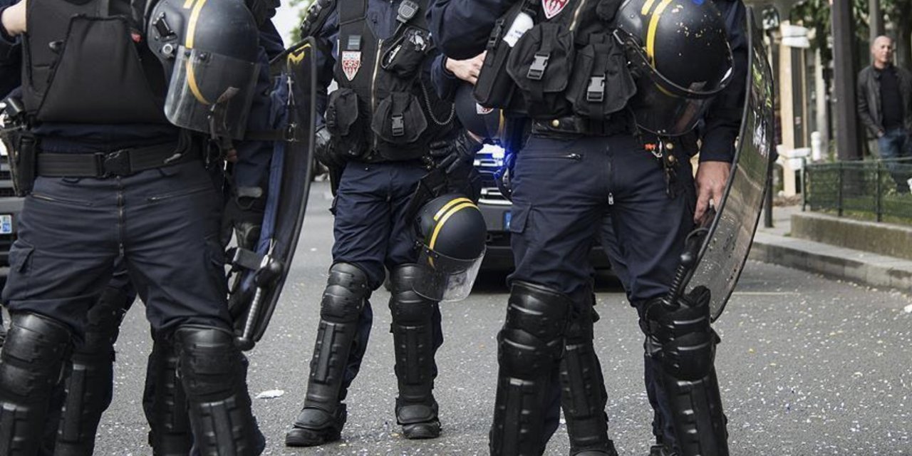 Fransa’da 6 polise ırkçı hakaretten hapis cezası