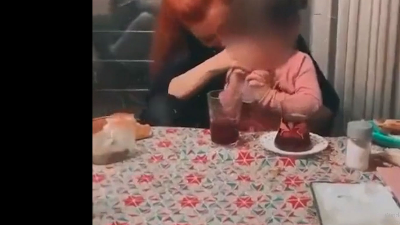 Dört yaşındaki yeğenine rakı içiren teyze