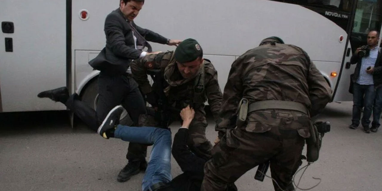 Tekmeciye ballı maaşa bir tepki de Berlin'den