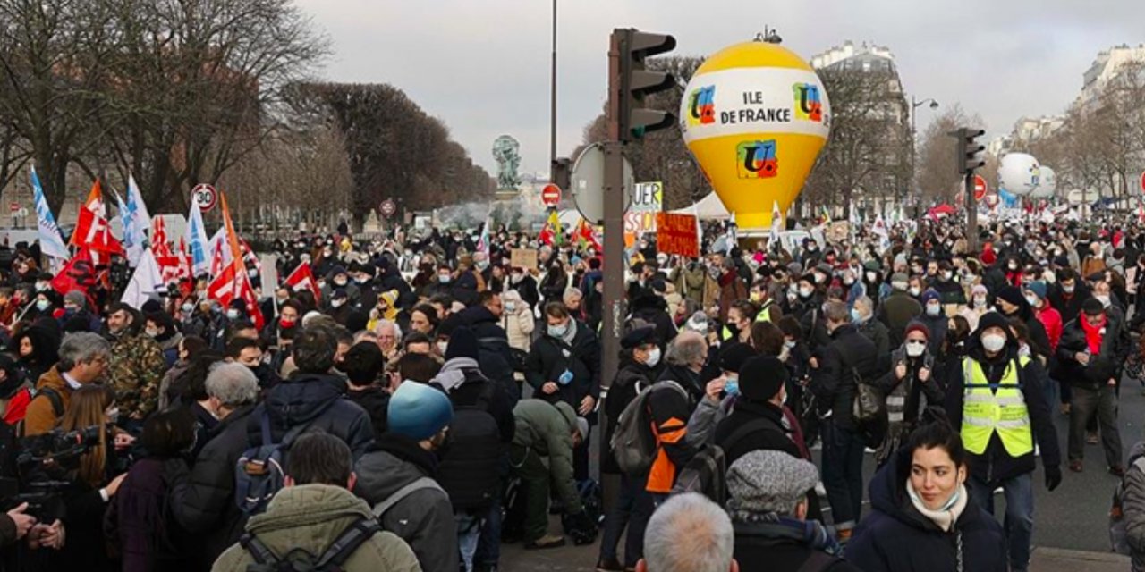 Fransa'da okullardaki Kovid-19 önlemleri yeniden protesto edildi