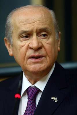 Bahçeli : Çıkan dövizin hesabını ahlaken önce Erdoğan vermelidir