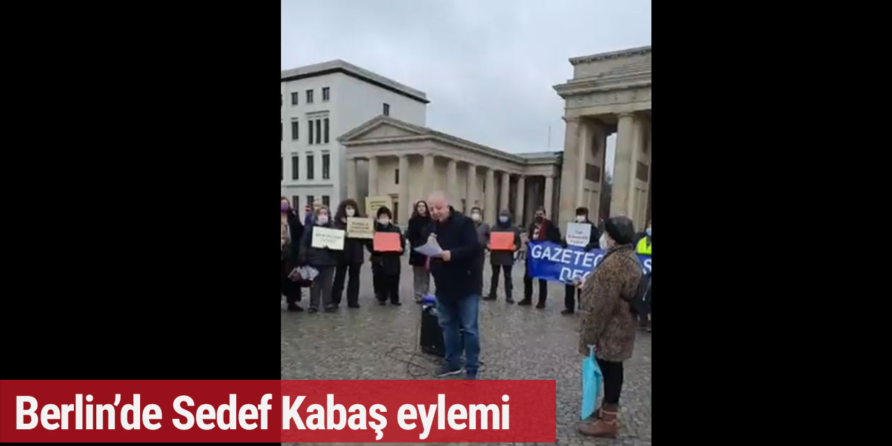 CHP'liler Sedef Kabaş için Berlin'de sokağa çıktı: Basın öne eğilmesin, Sedef Kabaş'a özgürlük!