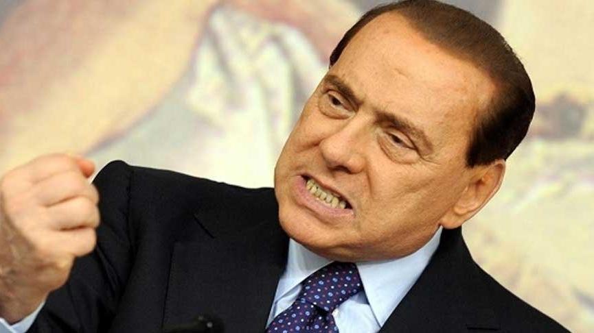 Adaylıktan çekilen Berlusconi hastanelik oldu