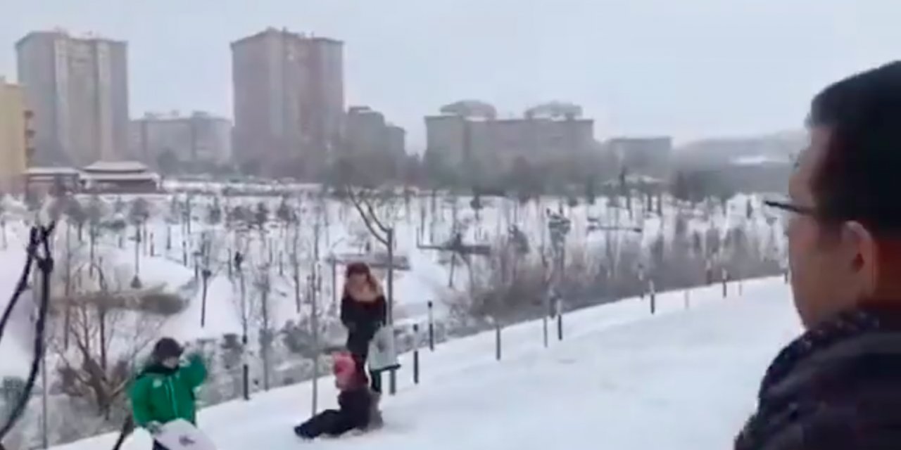İmamoğlu'nun bir çocuğa kar topu attığı anlar sosyal medyada viral oldu!