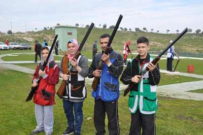 Atıcılık tutkunu aile