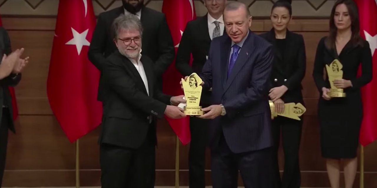 Ahmet Hakan'ın Erdoğan övgüsü sosyal medyada gündem oldu
