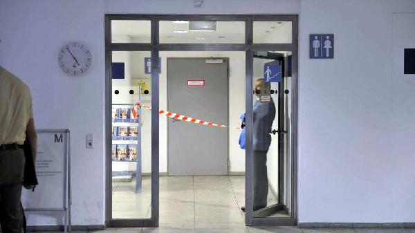 Bebeğini doğurup, Münih Havalimanı tuvaletine attı