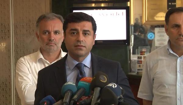 'Yoksulun evladı bayraklara sarılıp geliyor'
