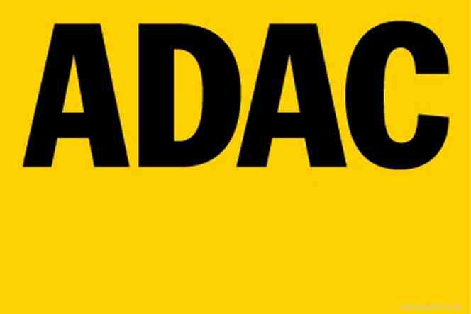 ADAC Macaristan'da bozulan arabayı çekmedi