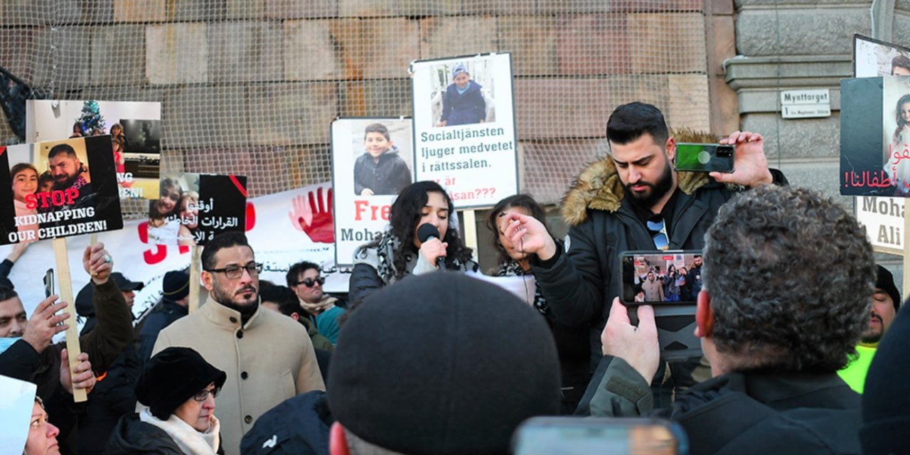 İsveç'te çocukları ellerinden alınan Müslüman ailelerden protesto