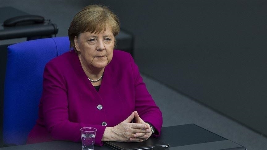 Angela Merkel siyasi sahneye geri dönüyor