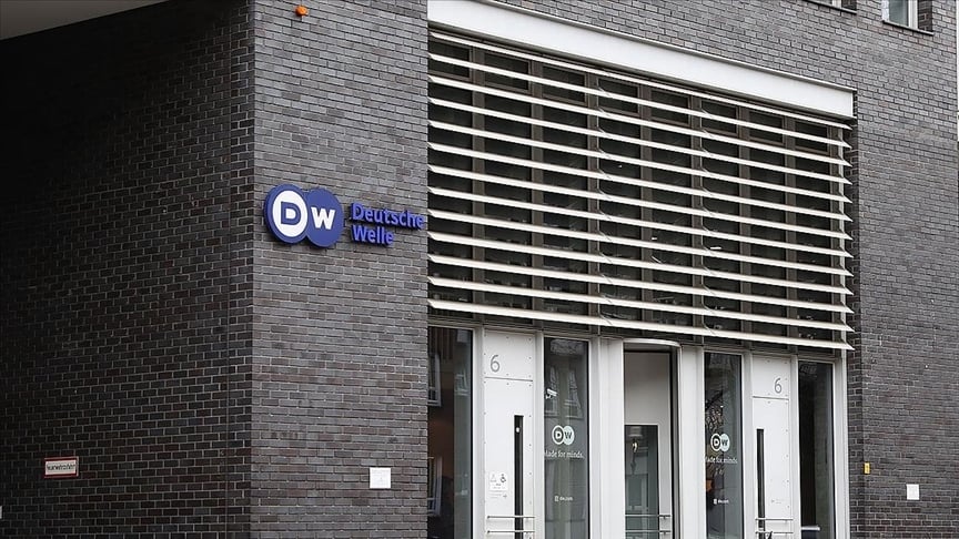 Deutsche Welle 2 Filistinli gazeteciyi daha işten çıkardı