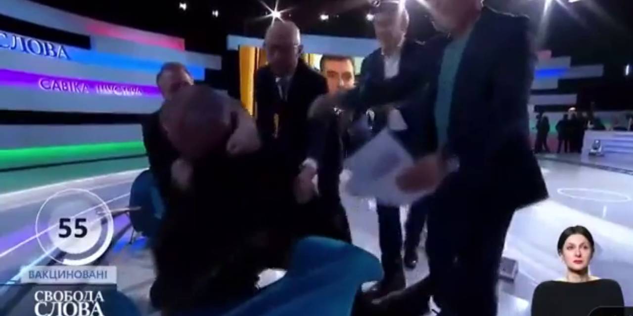 Canlı yayında olaylı Rusya - Ukrayna tartışması: Gazeteci, milletvekiline tokat attı!