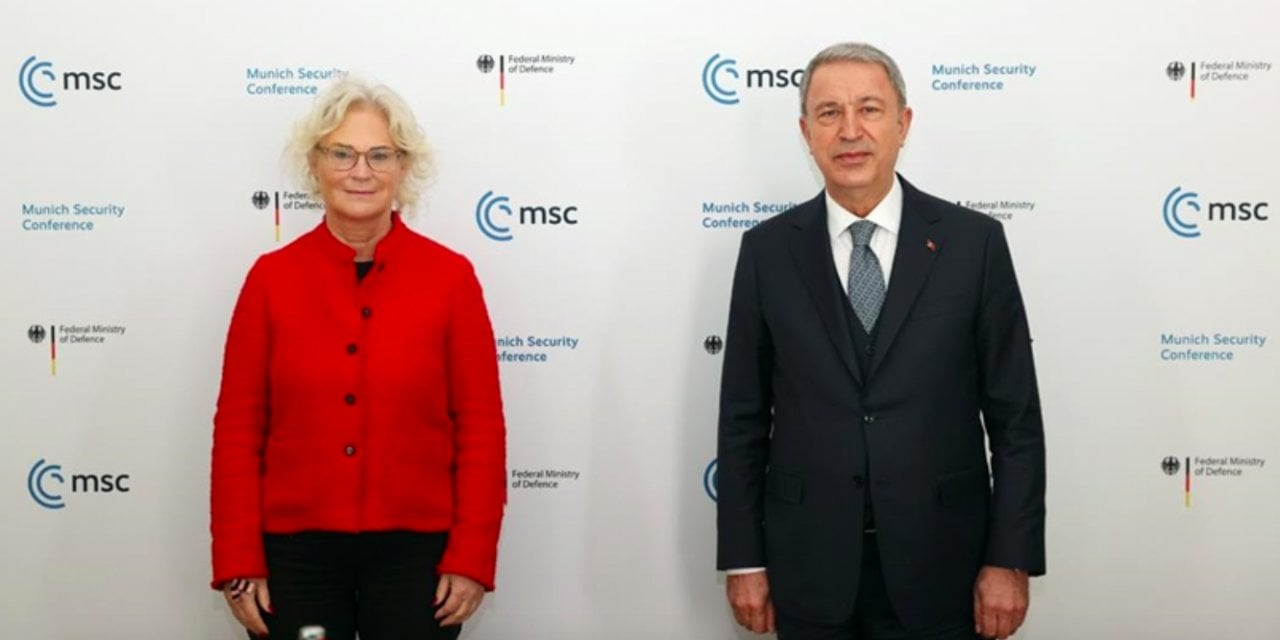Bakan Hulusi Akar, Almanya Savunma Bakanı Lambrecht ile görüştü