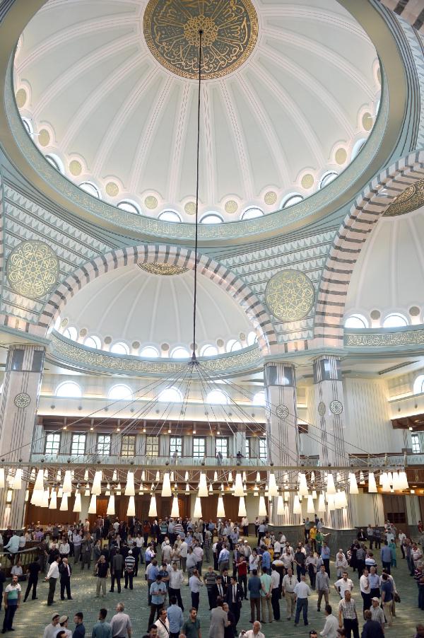 Atina cami yapımına bir türlü izin vermiyor