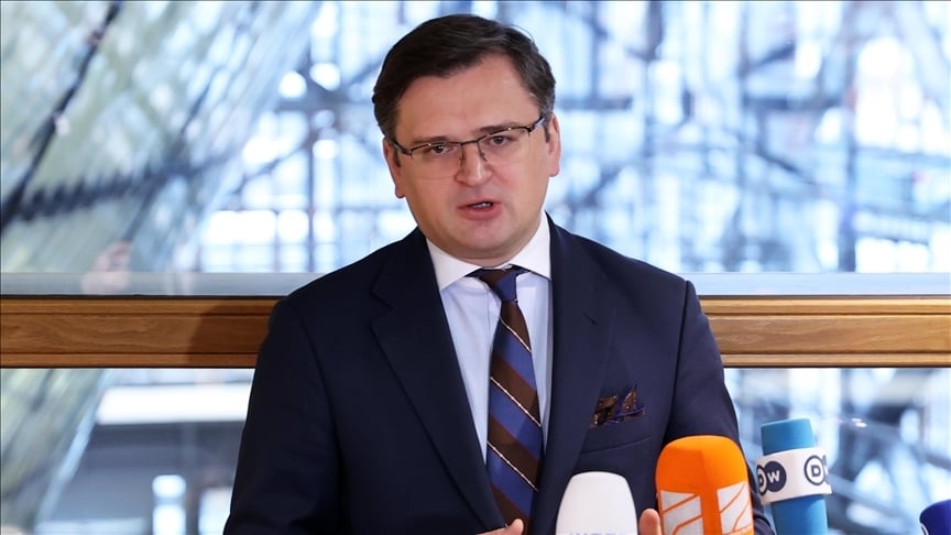 Ukrayna Dışişleri Bakanı Kuleba: "Rusya'nın ön koşulsuz görüşmek istemesi şimdiden bir zaferdir"
